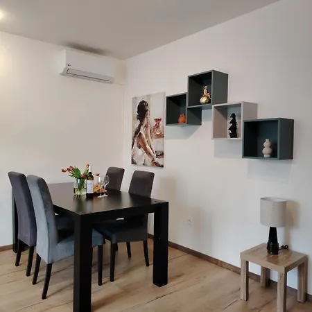 Lior Apartment *